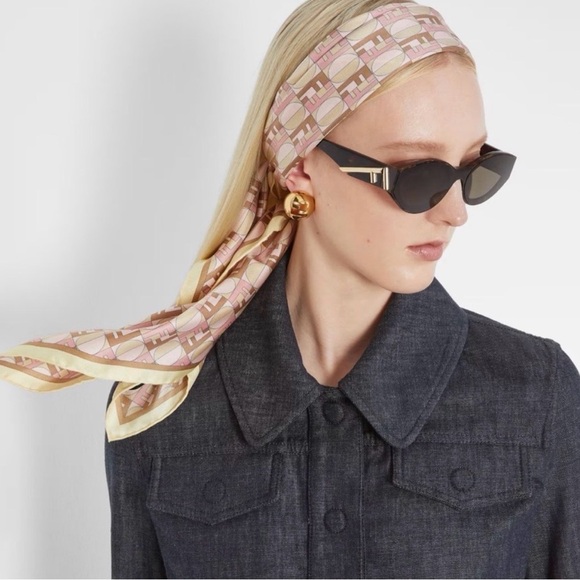 FENDI FIRST CAT-EYE SUNGLASSES SHINY BLACK $460 NWT